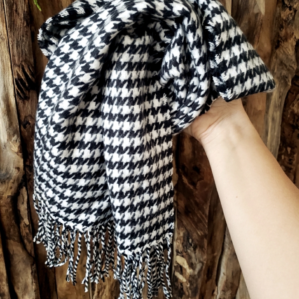Cashmere 100% black and white scarf